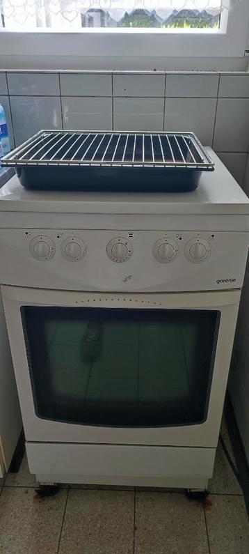Cuisinière au gaz et four beschikbaar voor biedingen