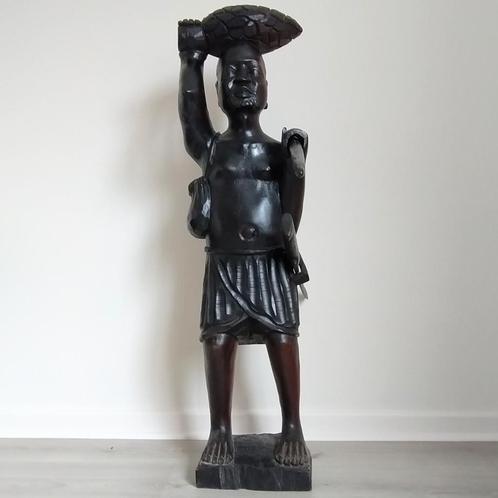 Uniek Afrikaans houten heeld, 105 cm hoog, Antiek en Kunst, Kunst | Beelden en Houtsnijwerken, Ophalen