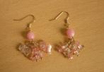 Goudkleurige oorbellen met roze bol en roze steentjes, Handtassen en Accessoires, Oorbellen, Ophalen of Verzenden, Roze