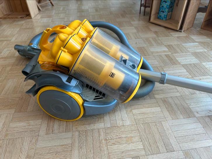 Aspirateur Dyson, Elektronische apparatuur, Stofzuigers, Gebruikt, Stofzuiger, Ophalen