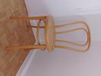 Ik zoek 2 stoelen thonet model kleur naturel, Ophalen