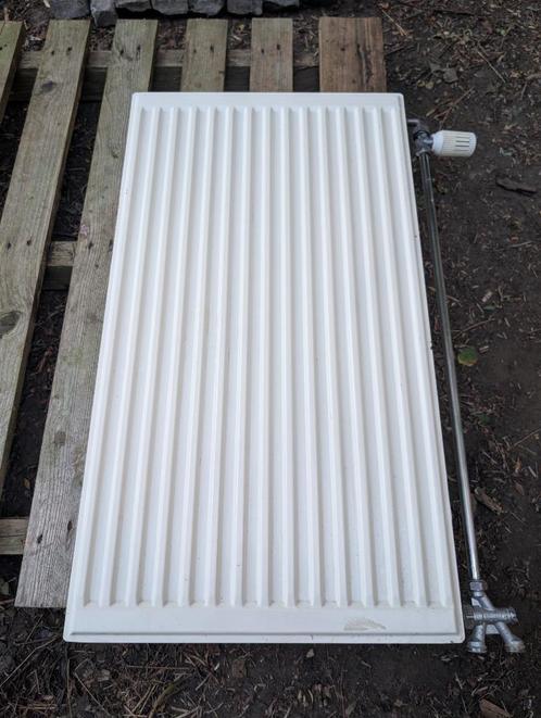 Radiator B500 X H905 X D105 incl Giacomini thermostaat, Doe-het-zelf en Bouw, Verwarming en Radiatoren, Gebruikt, Radiator, 500 tot 800 watt