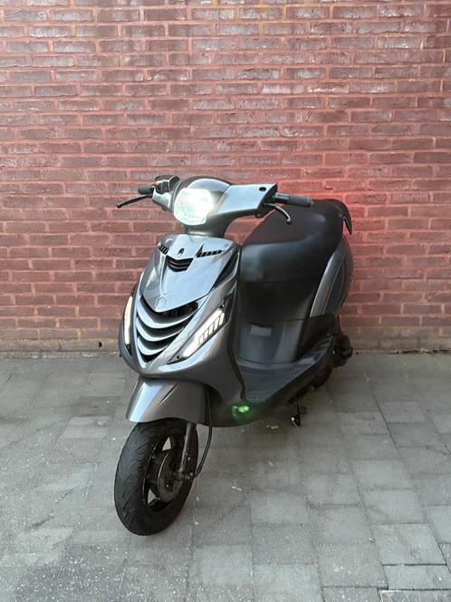 Piaggio Zip 2takt 70cc B KLASSE, Fietsen en Brommers, Scooters | Piaggio, Zo goed als nieuw, Zip, Ophalen