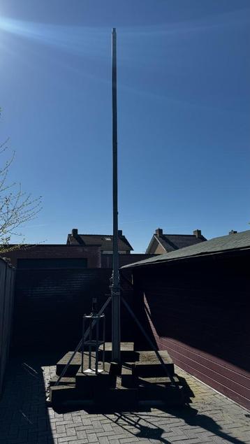 12m Crank up Mast + Base + Rotor cage + cable arms + tiles beschikbaar voor biedingen