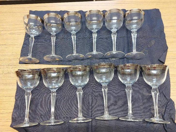 12 verres en cristal de la marque CEV, Antiquités & Art, Antiquités | Verre & Cristal, Enlèvement