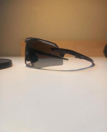Oakley Encoder beschikbaar voor biedingen