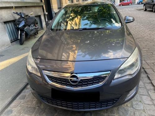 Opel Astra benzine van 2010 , euro5 ,1.4cc ,4 nieuwe banden,, Auto's, Opel, Particulier, Astra, Airconditioning, Benzine, Euro 5