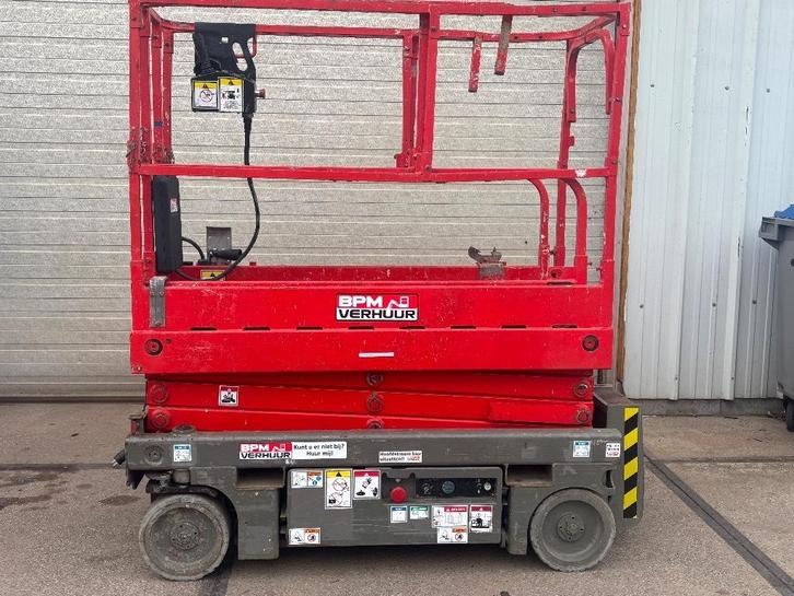 Haulotte Optimum 8 schaarhoogwerker 8m haulotte schaarlift, Zakelijke goederen, Machines en Bouw | Liften, Steigers en Ladders