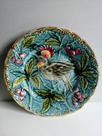 Majolica bord Barbotine vogel met kersen, Antiek en Kunst, Antiek | Keramiek en Aardewerk, Ophalen of Verzenden