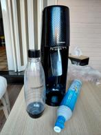 Sodastream met nieuwe gas cilinder en 2 flessen, Ophalen, Zo goed als nieuw