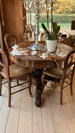 Antieke ronde tafel met stoelen ., Huis en Inrichting, Ophalen, Gebruikt, 4 tot 6 stoelen