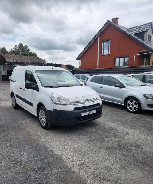 Citroen berlingo 2014 euro5b essence 3place airco 4400e tvac, Auto's, Bestelwagens en Lichte vracht, Bedrijf, Te koop, Airbags