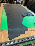 Zwarte kleur halve huid 1.5 mm dikte soepel A-323, Hobby en Vrije tijd, Stoffen en Lappen, Ophalen of Verzenden, Zo goed als nieuw