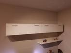 2 Moderne hangkasten + hanglegger - Hoogglans crèmekleur, Maison & Meubles, Armoires | Armoires murales, Comme neuf, 25 à 50 cm
