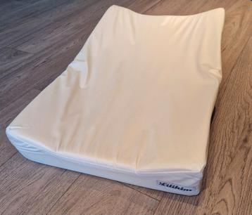 Coussin de soin Lilikim disponible aux enchères