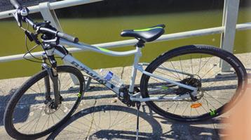 Vélo BTwin Riverside 900 en très bon état avec Alarme beschikbaar voor biedingen