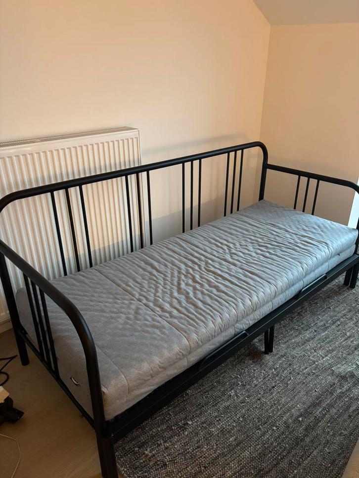 FR: Lit banquette IKEA FYRESDAL (80/160x200) + Matelas -1190, Huis en Inrichting, Slaapkamer | Slaapbanken, Zo goed als nieuw