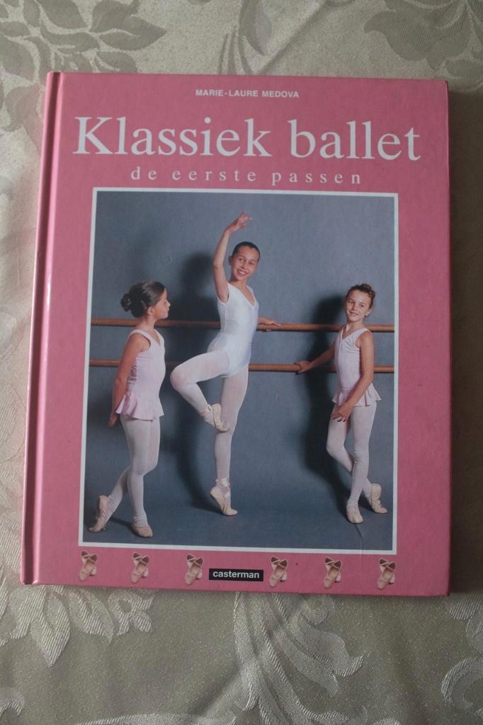 Marie-Laure Medova - Klassiek ballet de eerste passen, Sport en Fitness, Ballet, Zo goed als nieuw, Overige typen, Ophalen of Verzenden