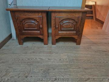 2 nachtkastjes voor 10€ beschikbaar voor biedingen