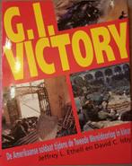 1940-1945 AMERIKAANS G.I. Victory. De Amerikaanse soldaat ti, Verzamelen, Militaria | Algemeen, Ophalen of Verzenden