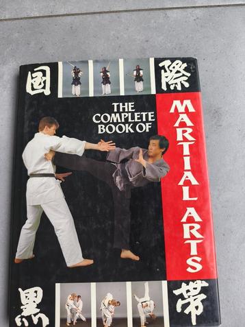 The complete book of martial arts beschikbaar voor biedingen
