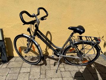 Sportieve grijze damesfiets Oxford beschikbaar voor biedingen