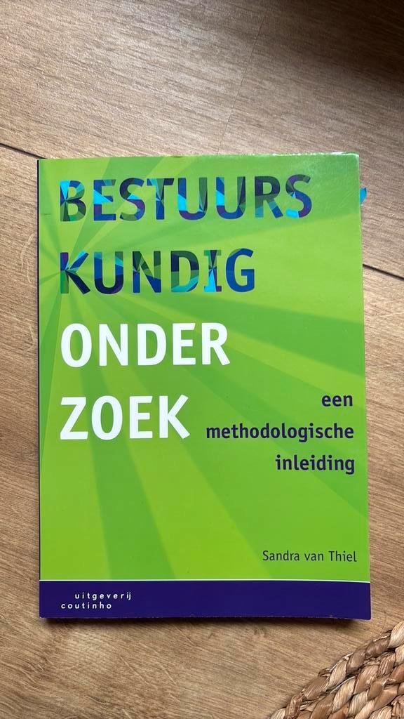 Sandra van Thiel - Bestuurskundig onderzoek, Boeken, Politiek en Maatschappij, Ophalen