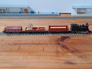 Fleischmann piccolo 7000 met 3 goederenwagonnen beladen beschikbaar voor biedingen