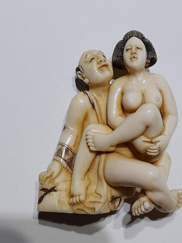 Japon : Netsuke Shunga par Masamitsu - ère Edo/Meiji en Mamm beschikbaar voor biedingen
