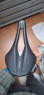 Fizik Argo Kium rails 150mm, Fietsen en Brommers, Ophalen, Zadel