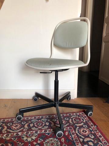 Bureau stoel in hoogte verstelbaar met wieltjes