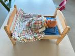 Poppenbed + 2 poppen + kleertjes, Kinderen en Baby's, Ophalen