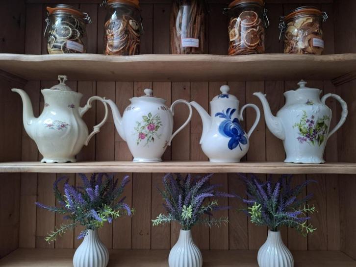 4 Romantische Antieke Koffiekannen * 4 Stuks samen 10€, Antiek en Kunst, Antiek | Servies los, Ophalen
