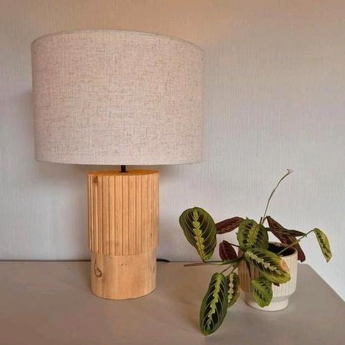 Mooie tafellamp - te herstellen, Huis en Inrichting, Lampen | Lampenkappen, Zo goed als nieuw, 50 cm of meer, Rond, Beige, Ophalen