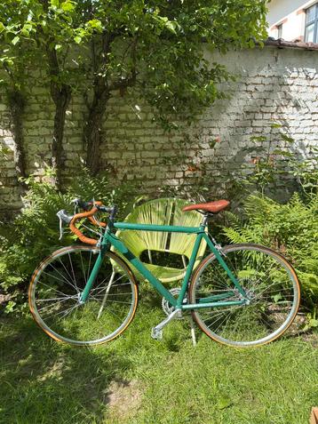 Koersfiets vintage look beschikbaar voor biedingen
