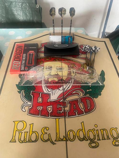 Dartskast met bord + 4 sets pijlen, Sport en Fitness, Darts, Zo goed als nieuw, Dartbord, Ophalen