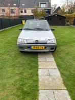 Peugeot 205 1.1 forever oldtimer, Auto's, Peugeot, Voorwielaandrijving, Particulier, Zilver of Grijs, Te koop