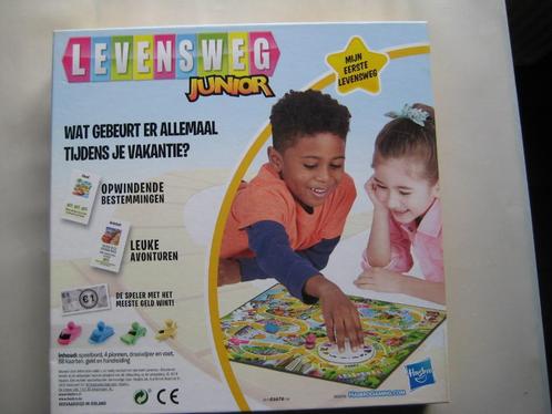 Levensweg Junior - Hasbro, Hobby en Vrije tijd, Gezelschapsspellen | Bordspellen, Zo goed als nieuw, Een of twee spelers, Drie of vier spelers