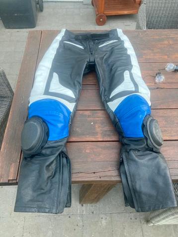 Pantalon cuir moto taille S beschikbaar voor biedingen
