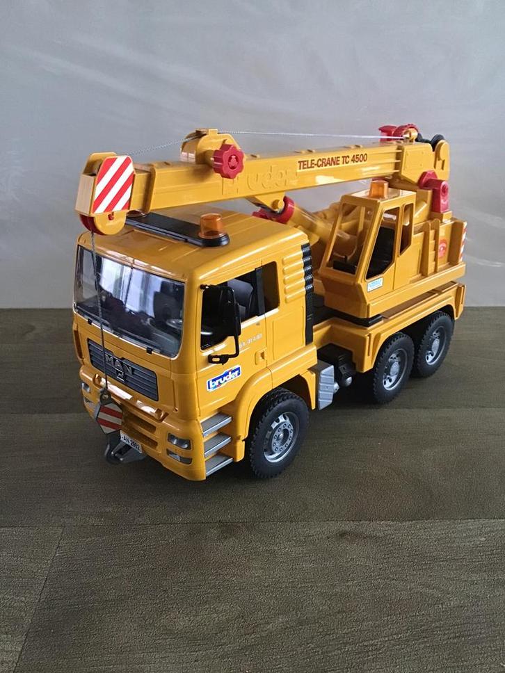 Bruder ,, vrachtwagen kraan ,,, Kinderen en Baby's, Speelgoed |Speelgoedvoertuigen, Zo goed als nieuw, Ophalen of Verzenden