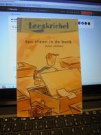 Een steen in de bank, Boeken, Kinderboeken | Jeugd | 10 tot 12 jaar, Gelezen, Ophalen of Verzenden