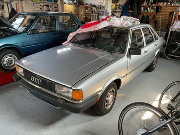 Les journaux belges de l'Audi 80 1600 Diesel, Argent ou Gris, 4 portes, Carnet d'entretien, Particulier