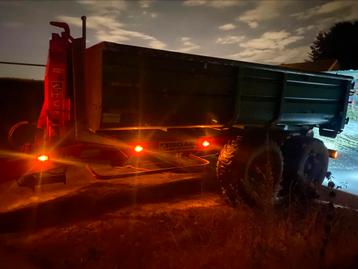 Containerservice leegmaken ophaling metalen, Enlèvement