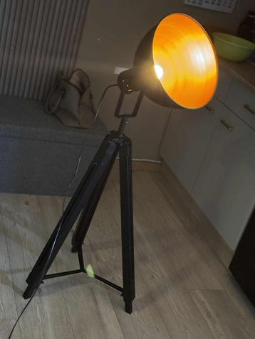 Design lamp, Enlèvement