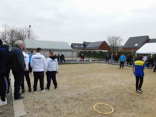 Recherche bâtiment à louer pour club de pétanque, Immo, Appartementen en Studio's te huur, Charleroi