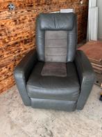 Grijze eenzit, elektrische bediening., Huis en Inrichting, Fauteuils, Ophalen, Zo goed als nieuw