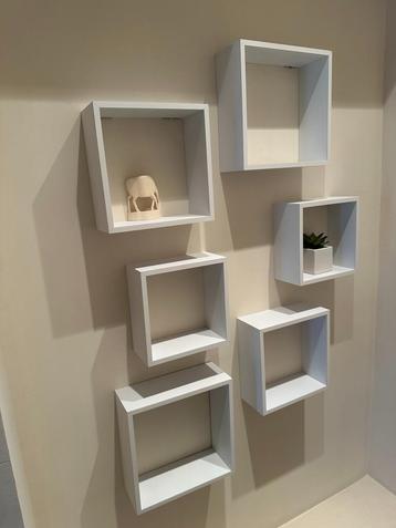 3 étagères murales - Triple cube beschikbaar voor biedingen