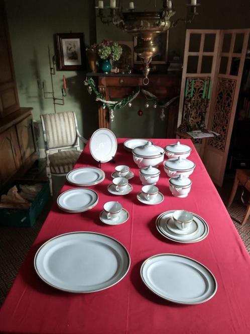 service vaisselle en porcelaine, Antiquités & Art, Antiquités | Assiettes décoratives & Carrelages, Enlèvement