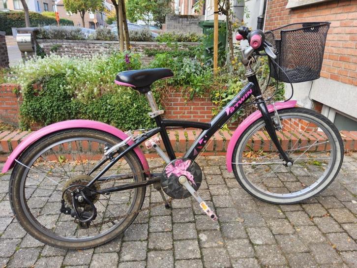 20” meisjesfiets van btwin met mandje, Fietsen en Brommers, Fietsen | Meisjes, Gebruikt, 20 inch, Handrem, Versnellingen, Ophalen