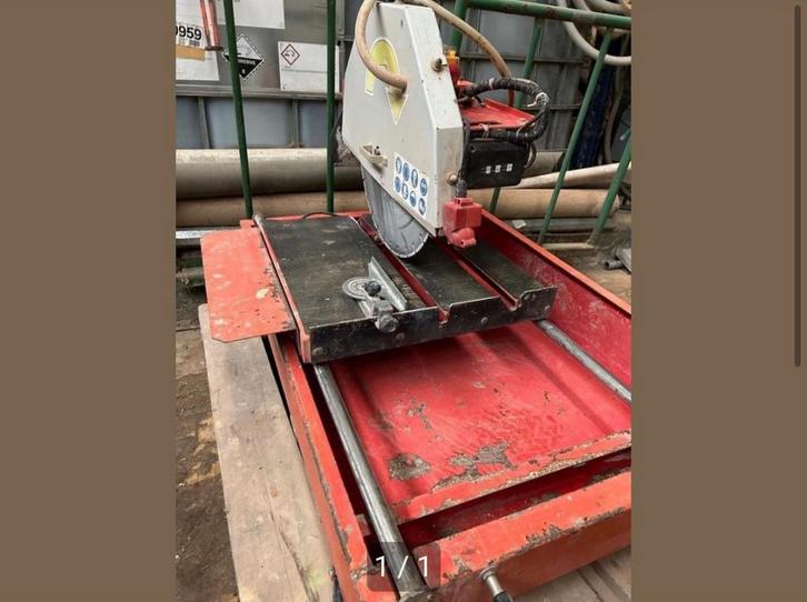Tafelzaag steen 230 volt op poten, Doe-het-zelf en Bouw, Overige Doe-Het-Zelf en Bouw, Gebruikt, Ophalen